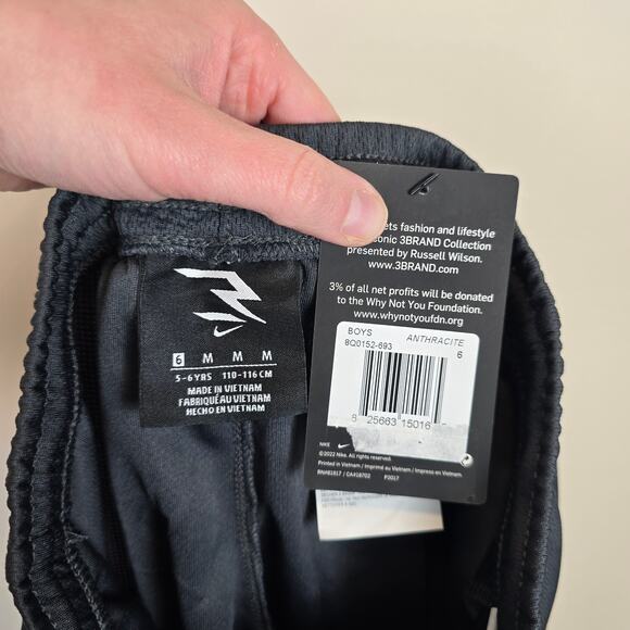 Nike 3Brand Badge Mesh Shorts Size 6 Boys Anthracite Gray Elastic Waist - Picture 3 of 4